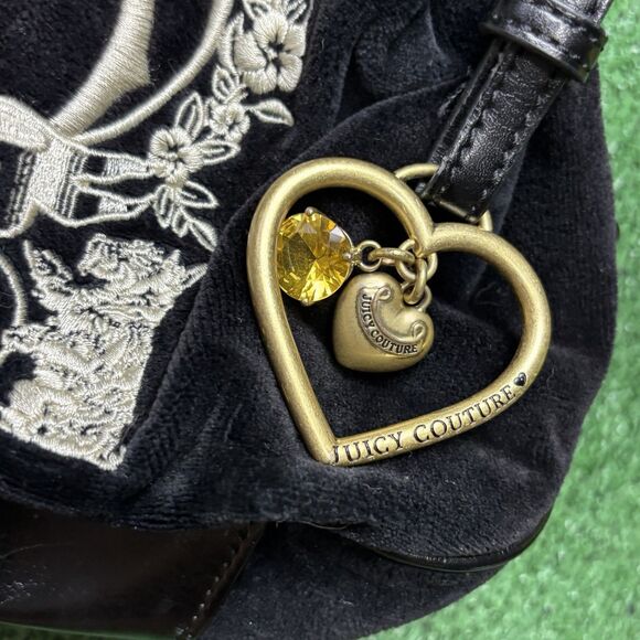 Juicy Couture Black Velvet Small Purse Vintage Y2K Bag Heart Charm Gold Chain - Picture 4 of 13